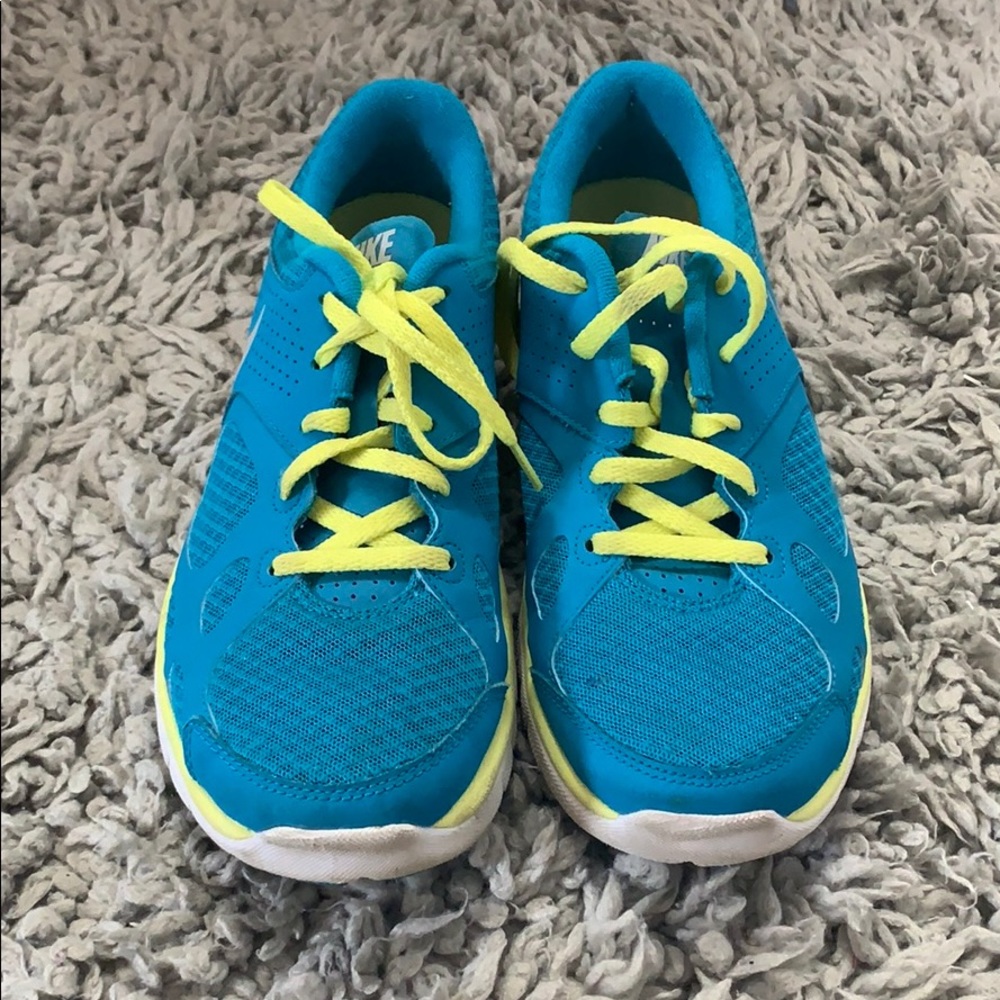 Nike Running Shoes - Picture 2 of 3